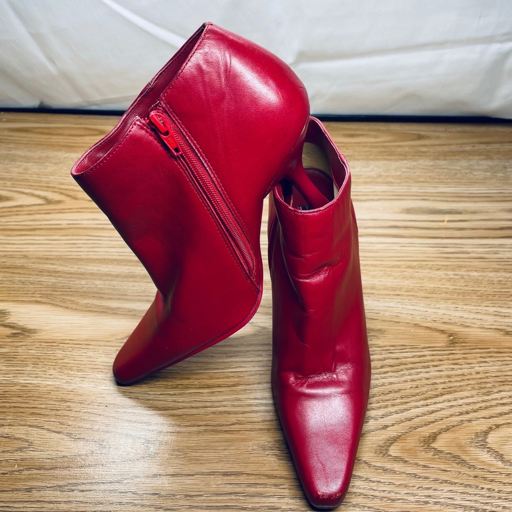 Bakers Women Ankle Boots Red Leather 6.5 Pointed Toe Kitten Heel Y2K Kitty